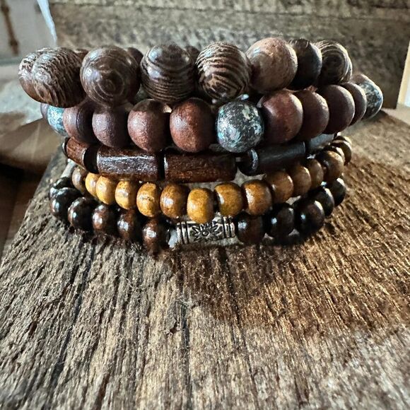 Bohemian Hippie Bracelet Set: Chic Wooden Beads & Coconut‎ Shell | 5-Piece Gift - Picture 9 of 10